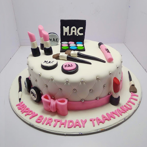 Cute Makeup kit Cake